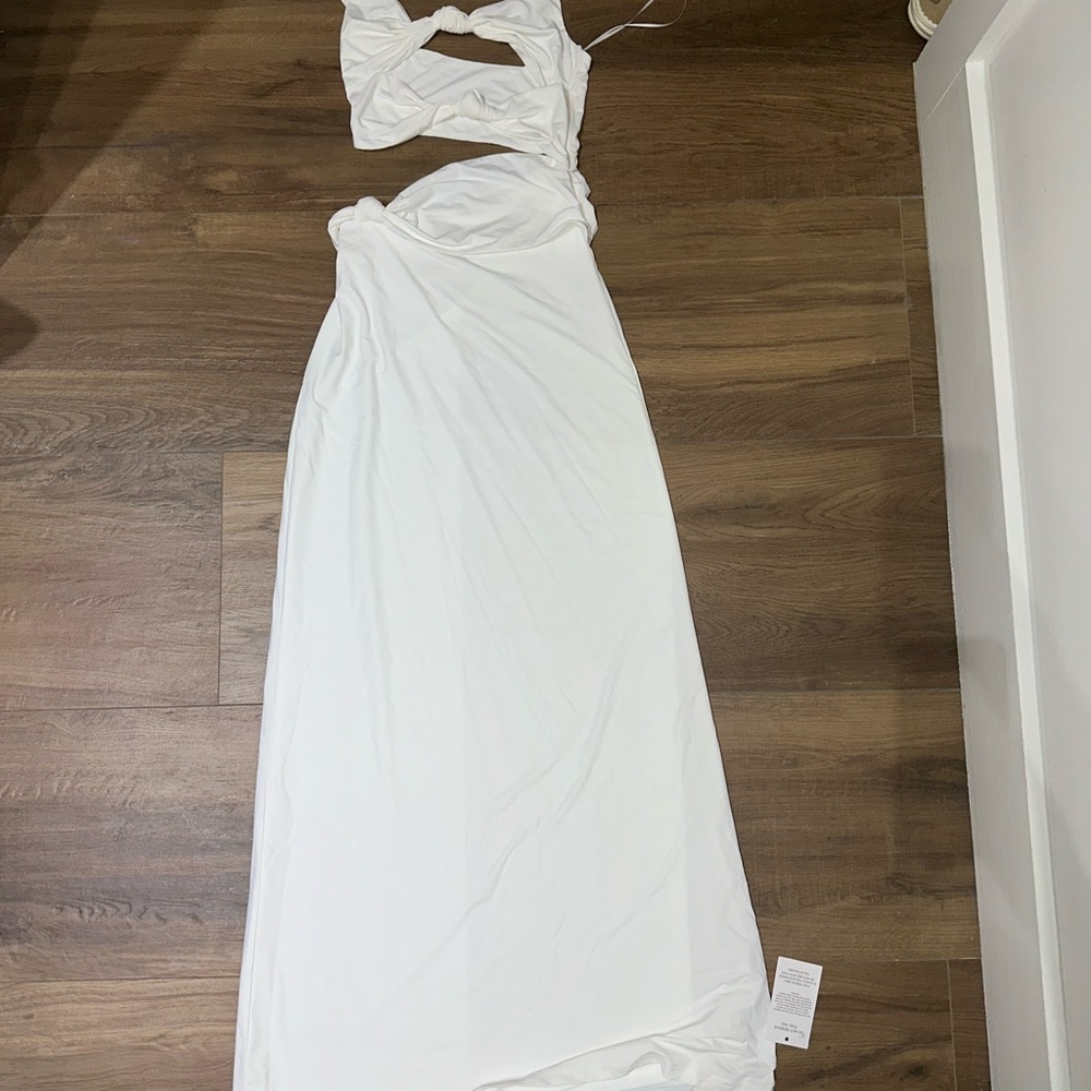 Elegant White Maxi Dress